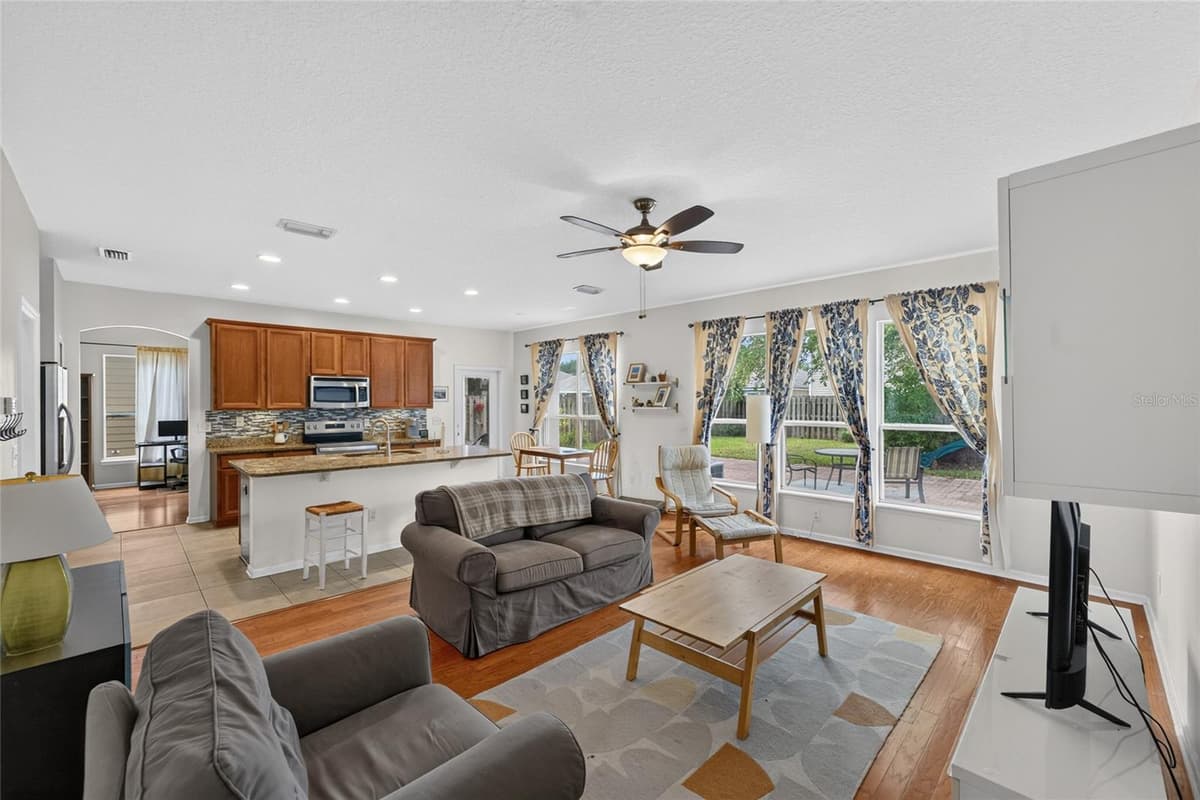 8206 52ND STREET — photo 17 of 55