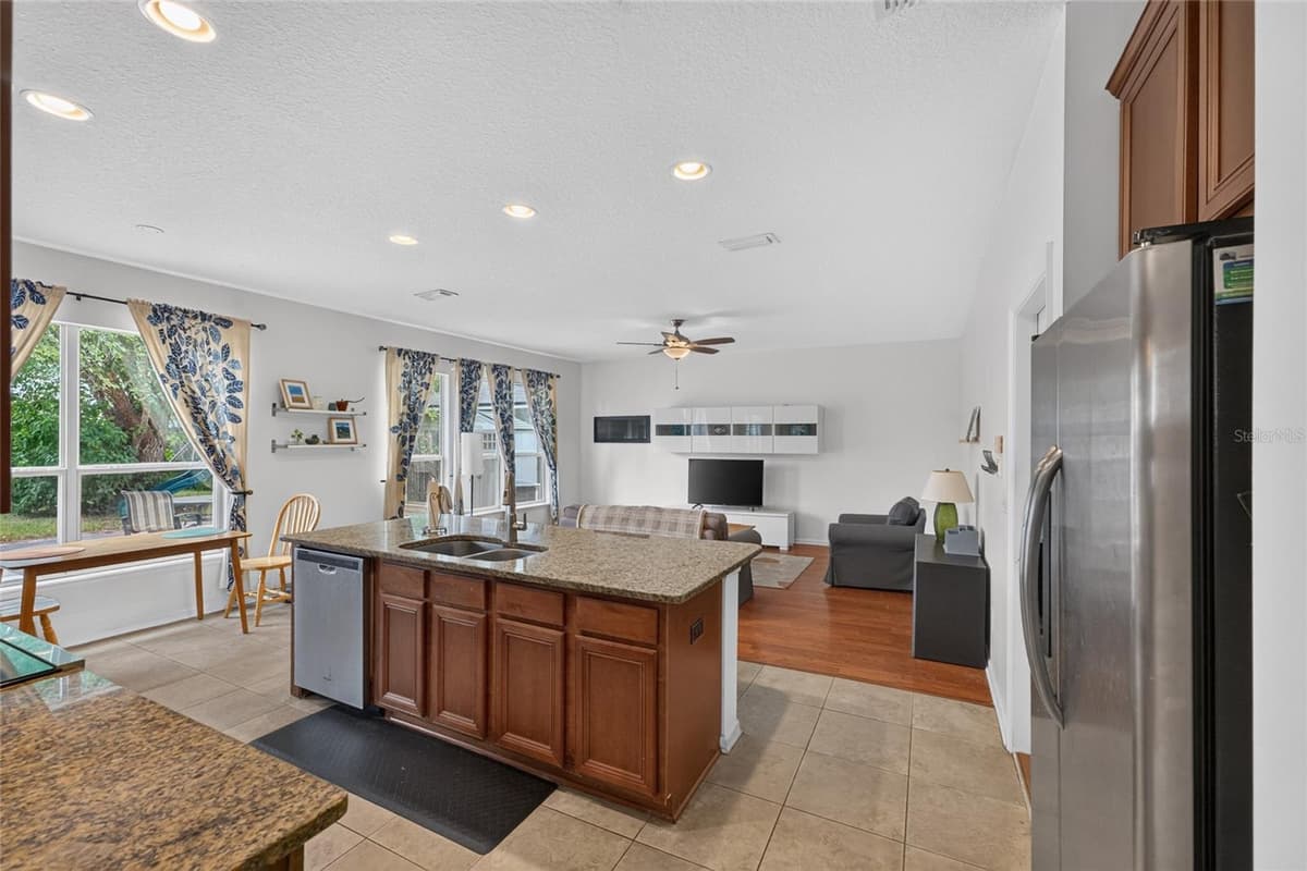 8206 52ND STREET — photo 12 of 55