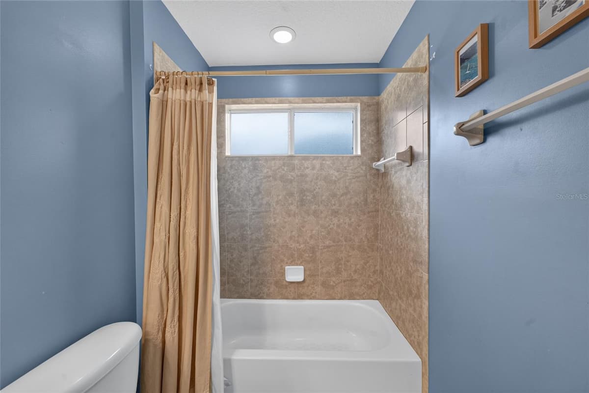8206 52ND STREET — photo 25 of 55