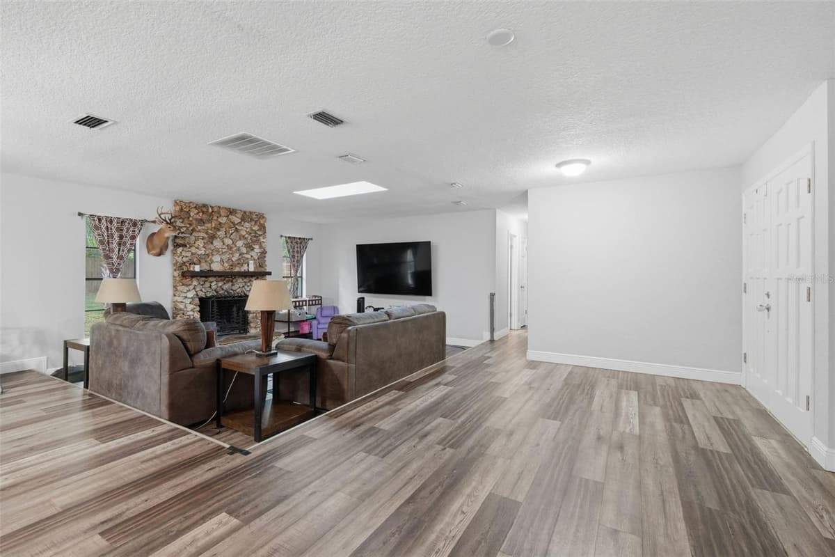 2700 CONCORD ROAD — photo 4 of 34