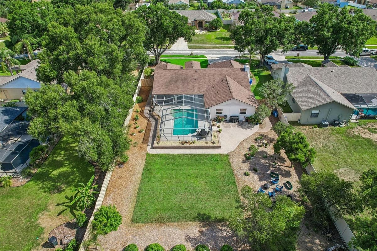 3949 APPLETREE DRIVE — photo 88 of 91