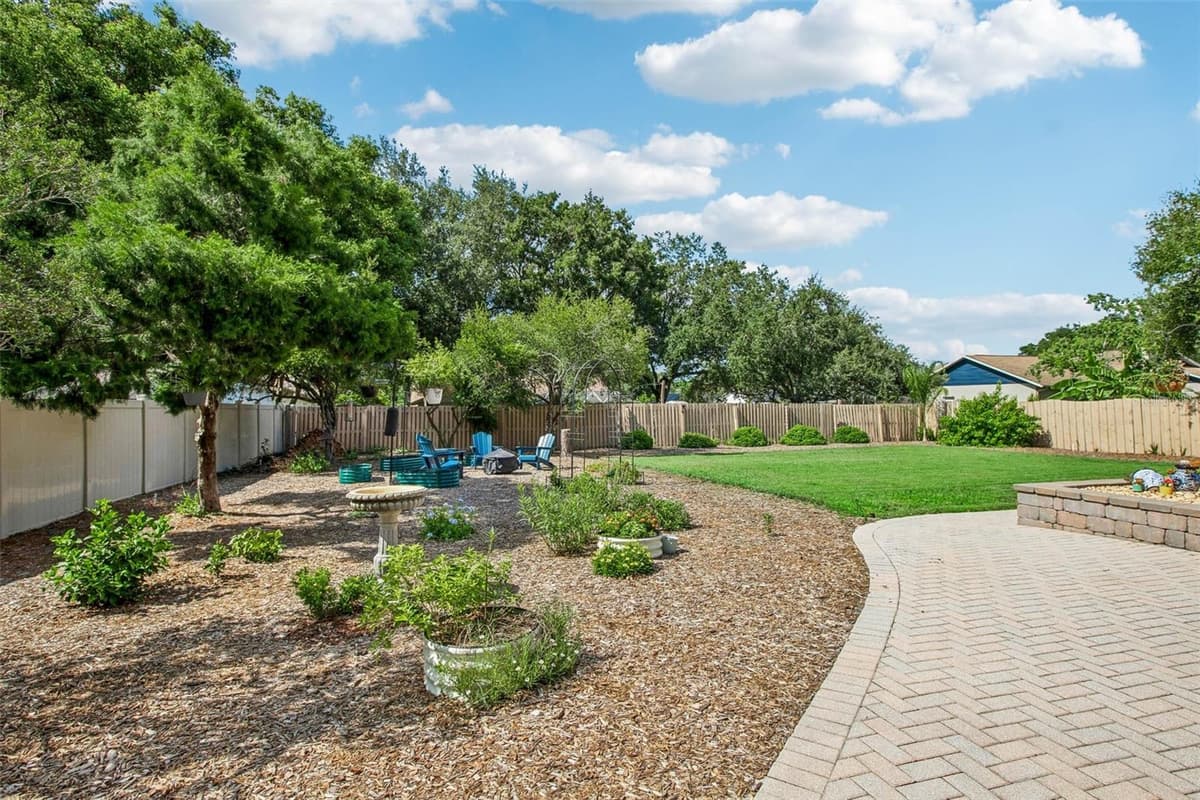 3949 APPLETREE DRIVE — photo 73 of 91