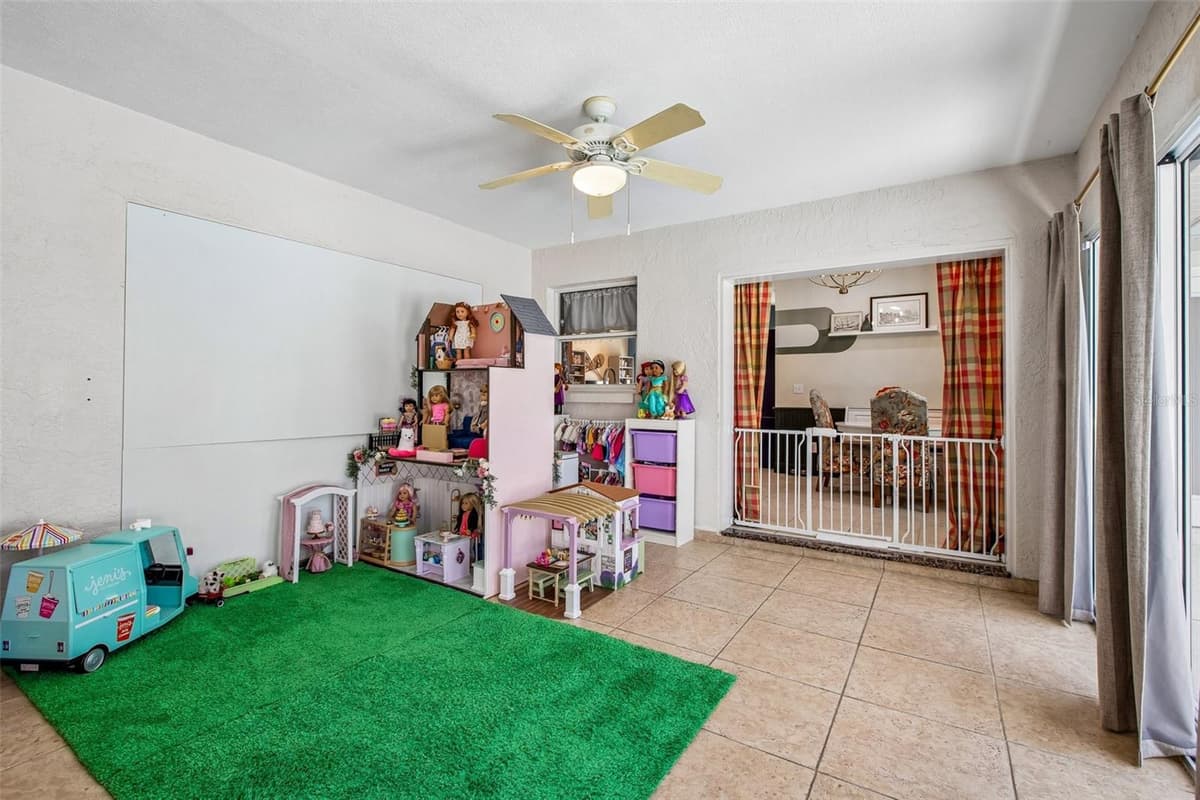 3949 APPLETREE DRIVE — photo 45 of 91