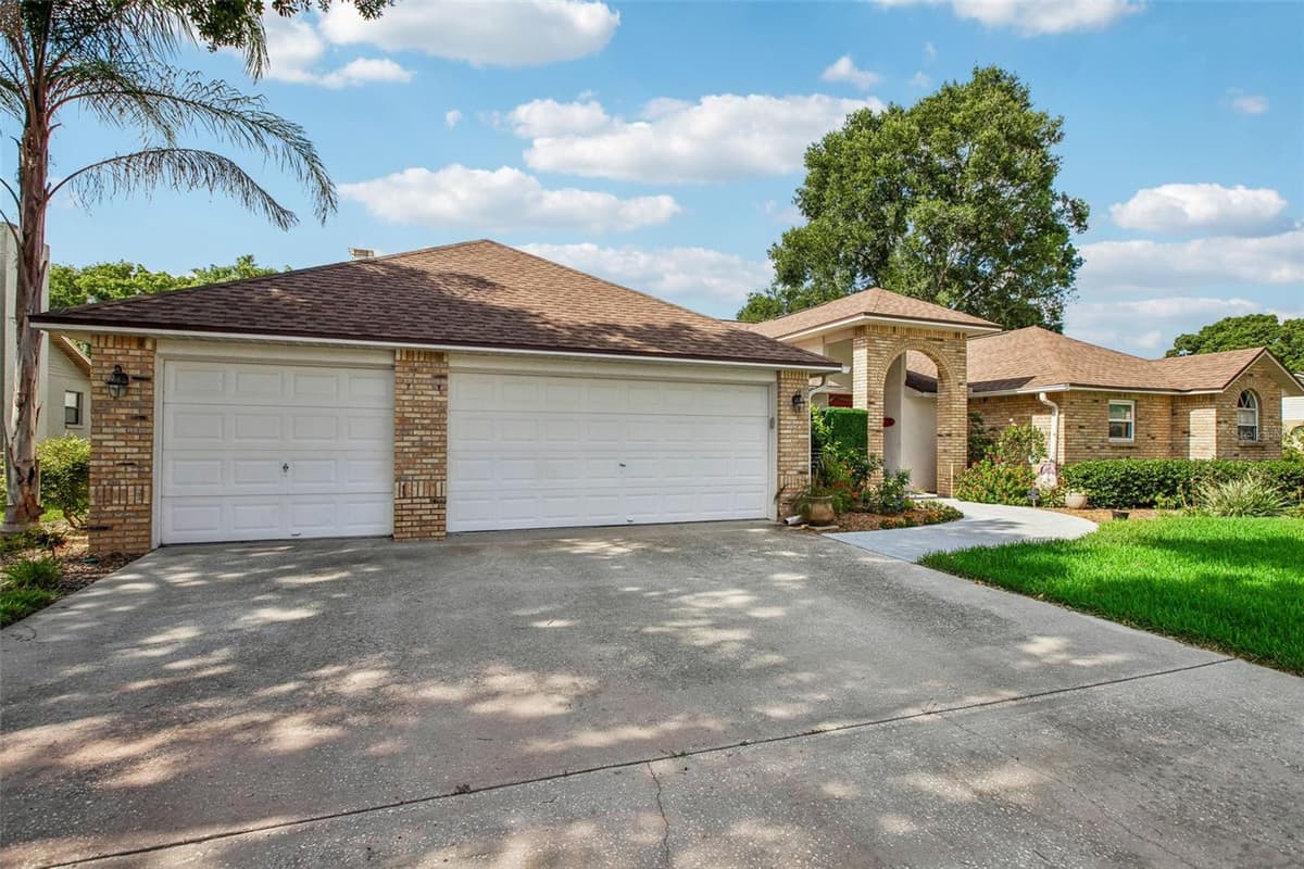 3949 APPLETREE DRIVE — photo 6 of 91