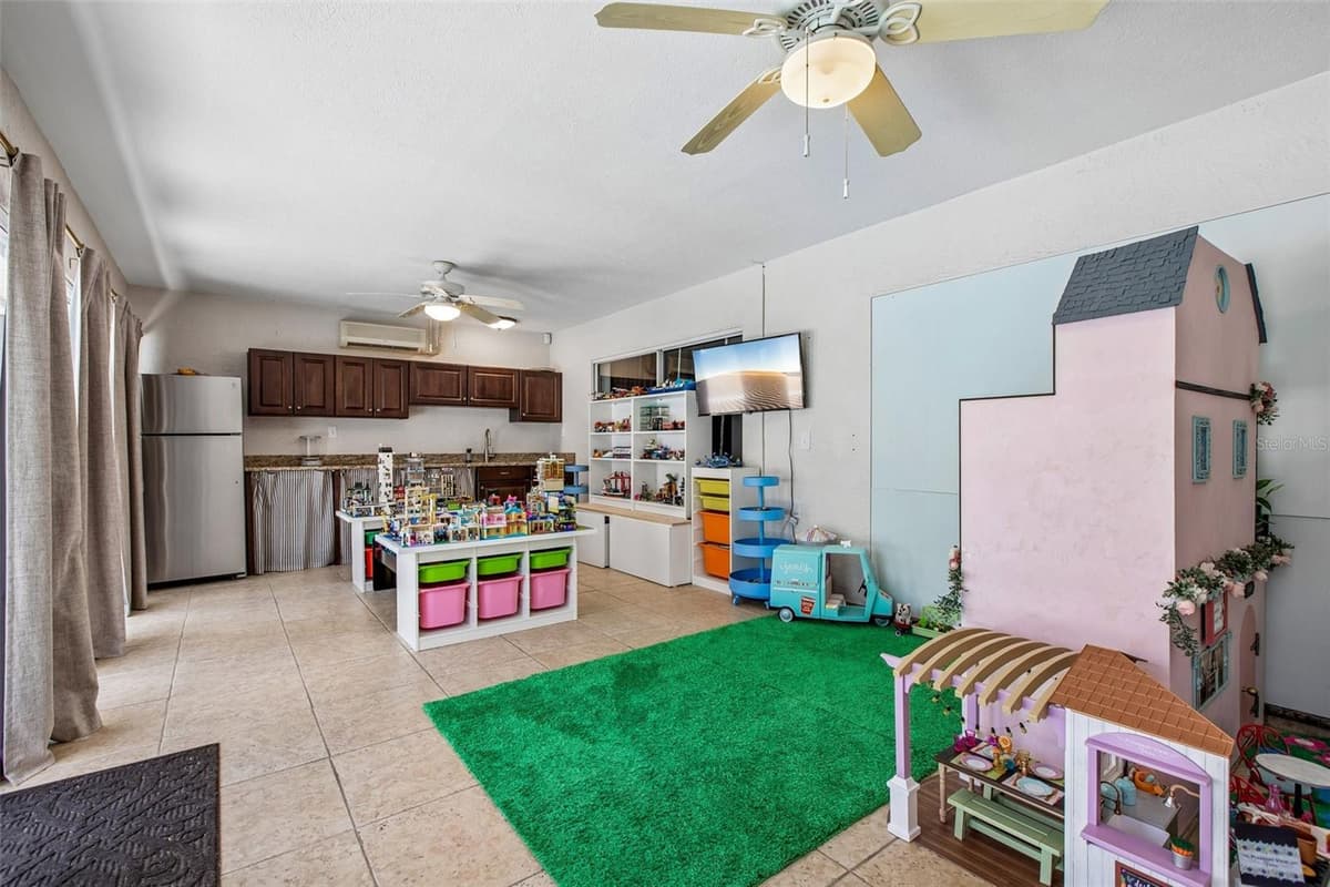 3949 APPLETREE DRIVE — photo 43 of 91