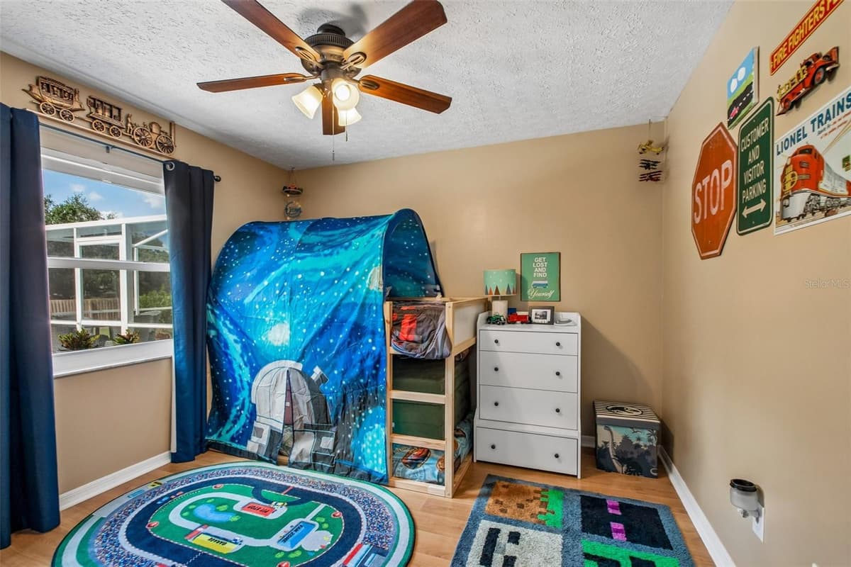 3949 APPLETREE DRIVE — photo 33 of 91