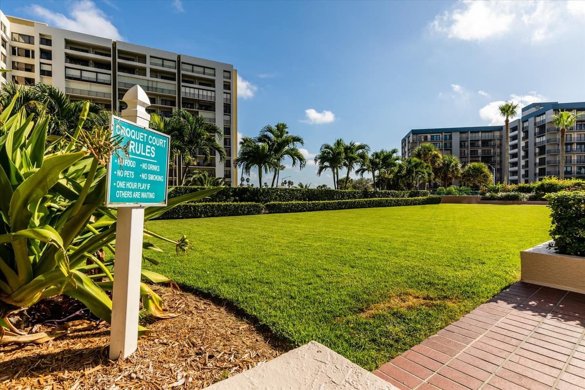 1560 GULF BOULEVARD — photo 49 of 78