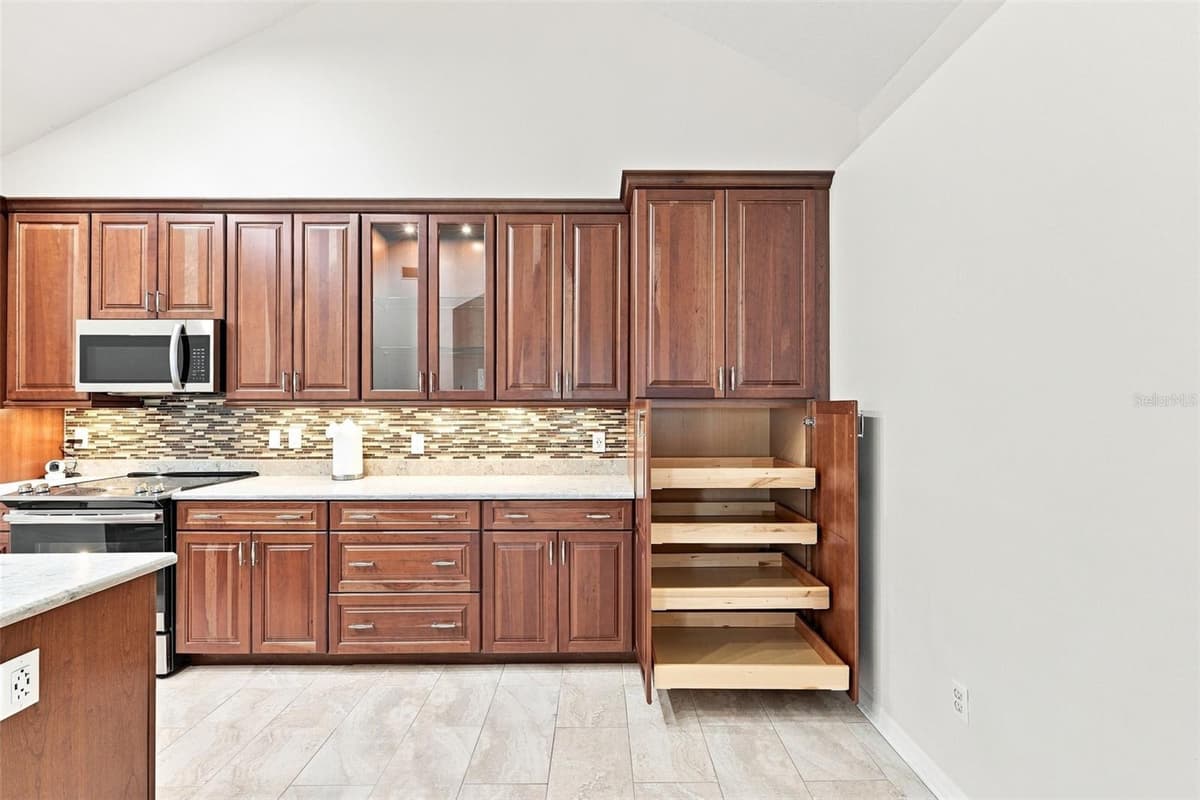 1124 GOLFVIEW WOODS DRIVE — photo 15 of 46