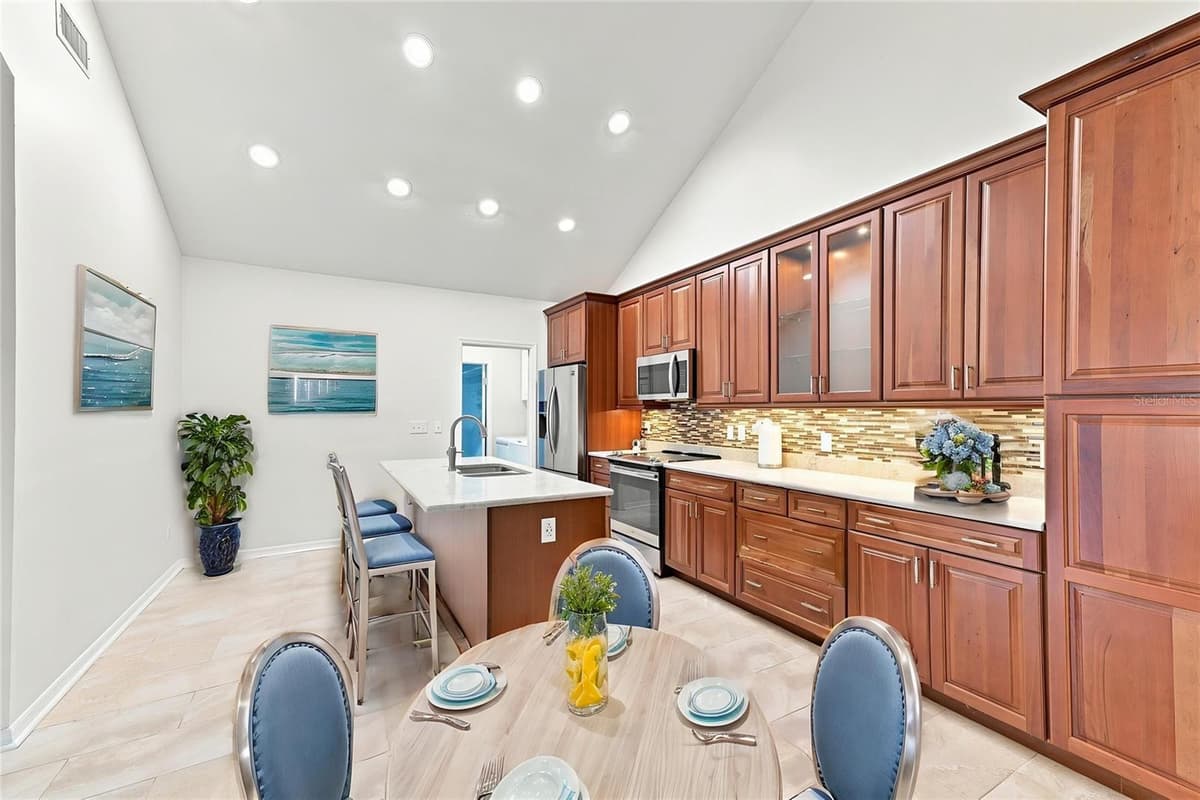 1124 GOLFVIEW WOODS DRIVE — photo 9 of 46