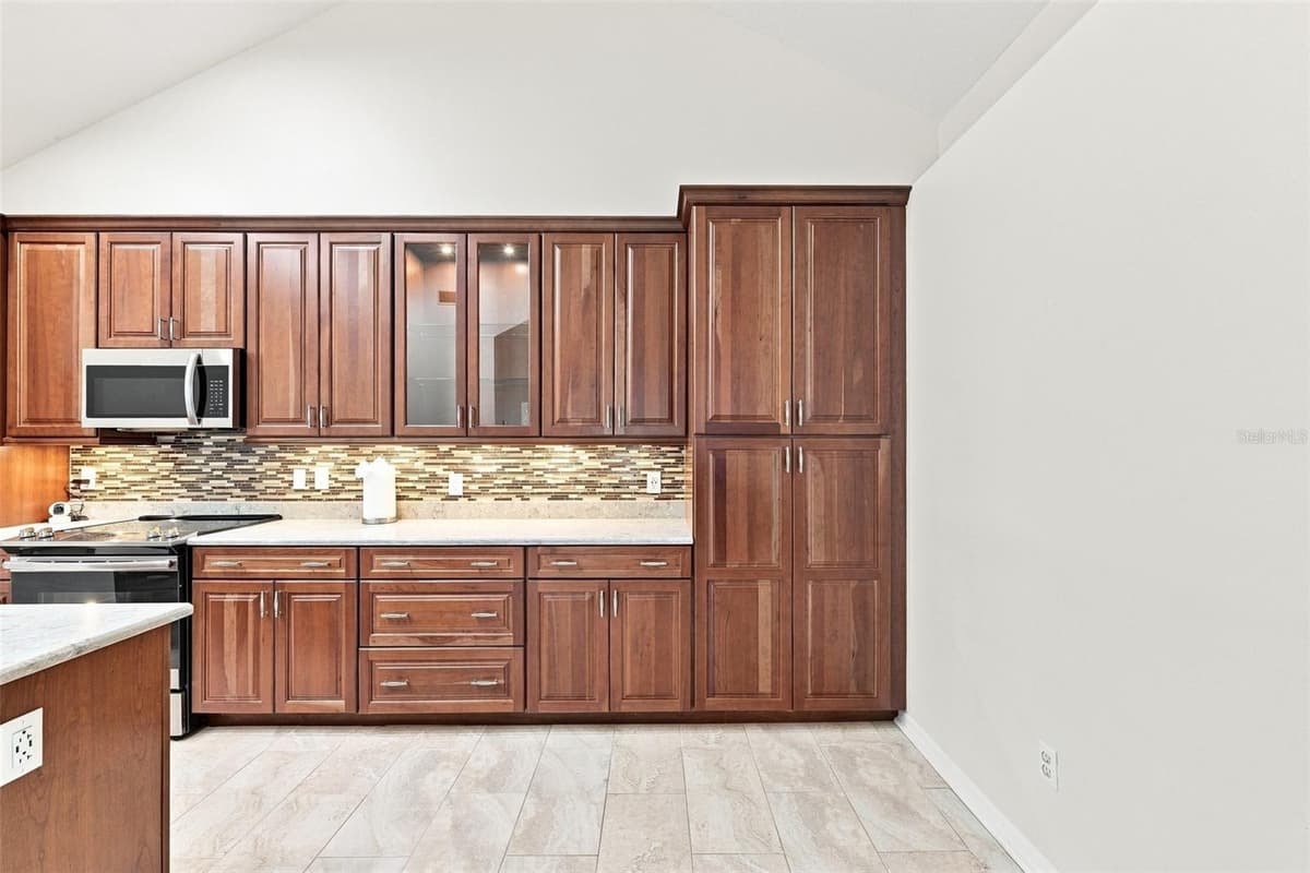 1124 GOLFVIEW WOODS DRIVE — photo 14 of 46