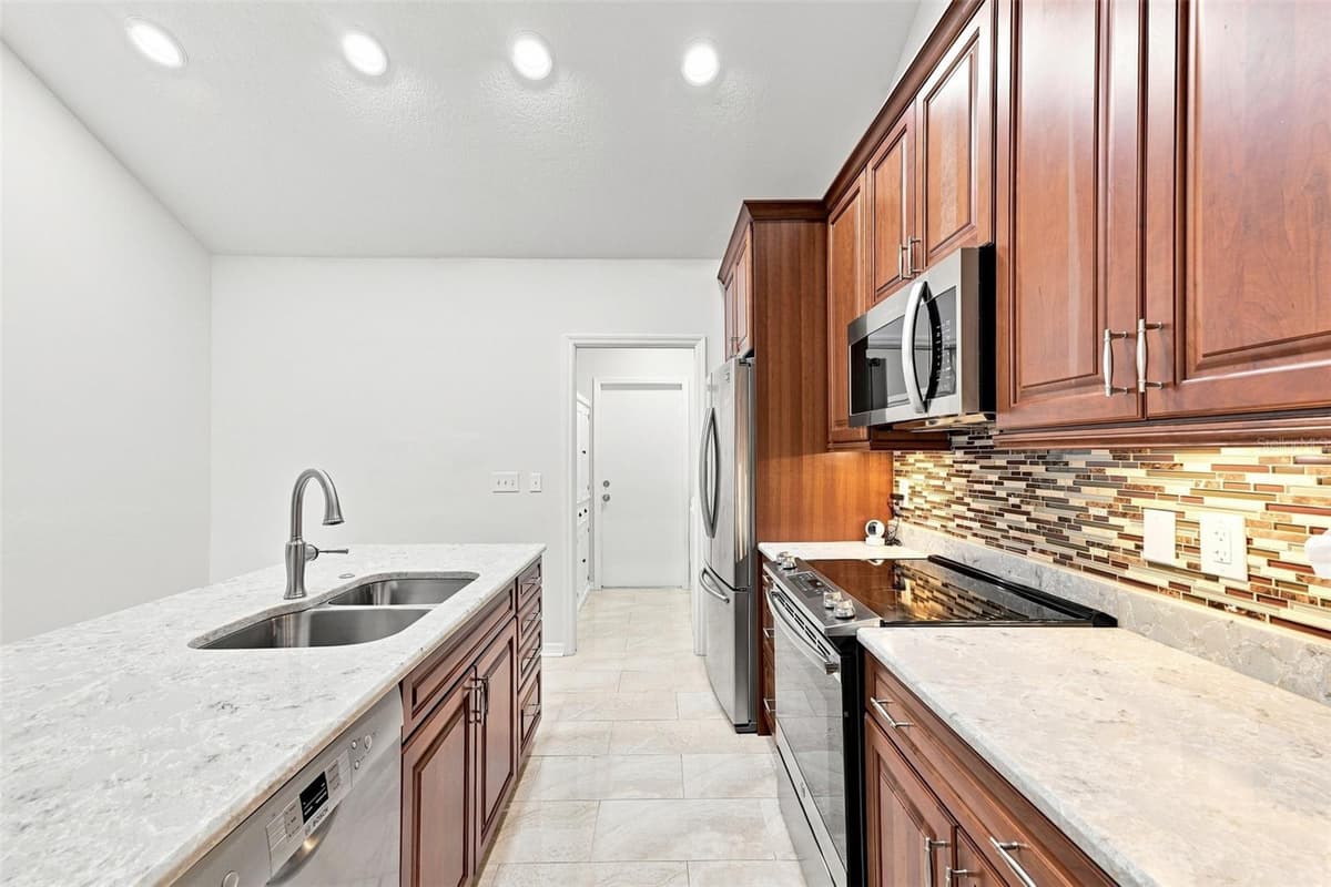 1124 GOLFVIEW WOODS DRIVE — photo 12 of 46