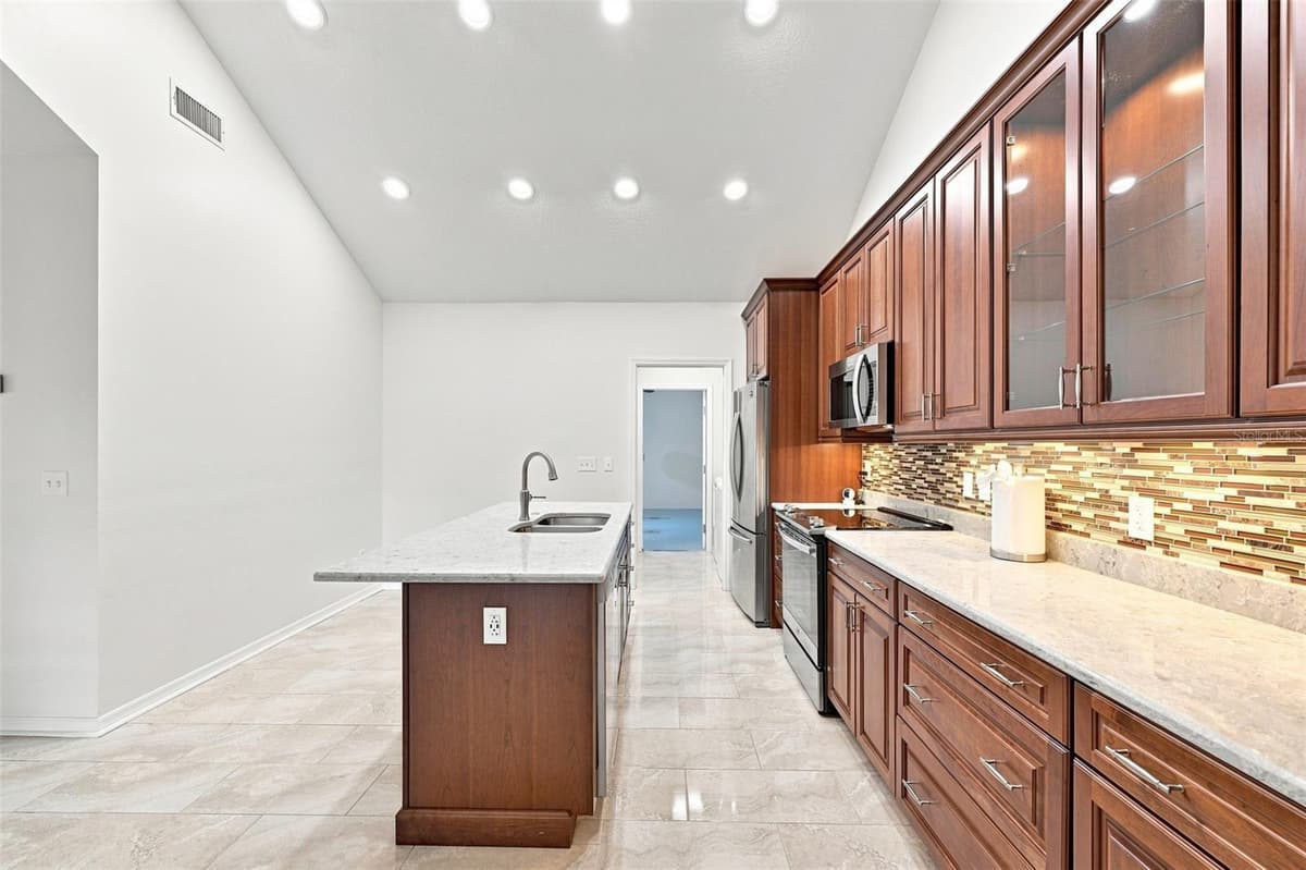 1124 GOLFVIEW WOODS DRIVE — photo 11 of 46