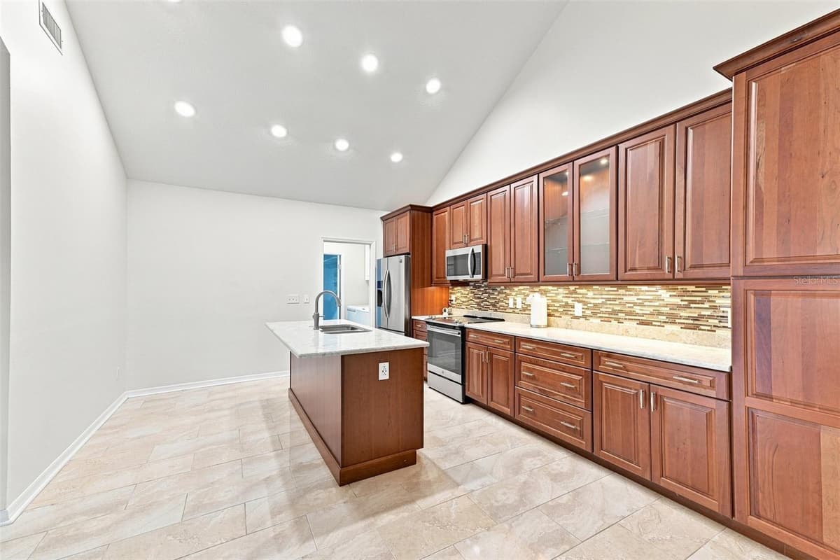 1124 GOLFVIEW WOODS DRIVE — photo 10 of 46