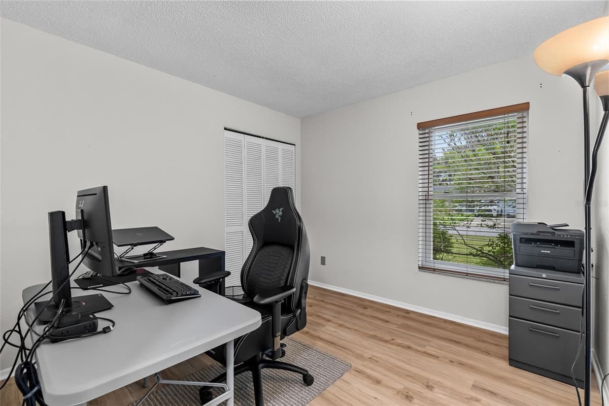 8040 CLOVERGLEN CIRCLE — photo 15 of 24