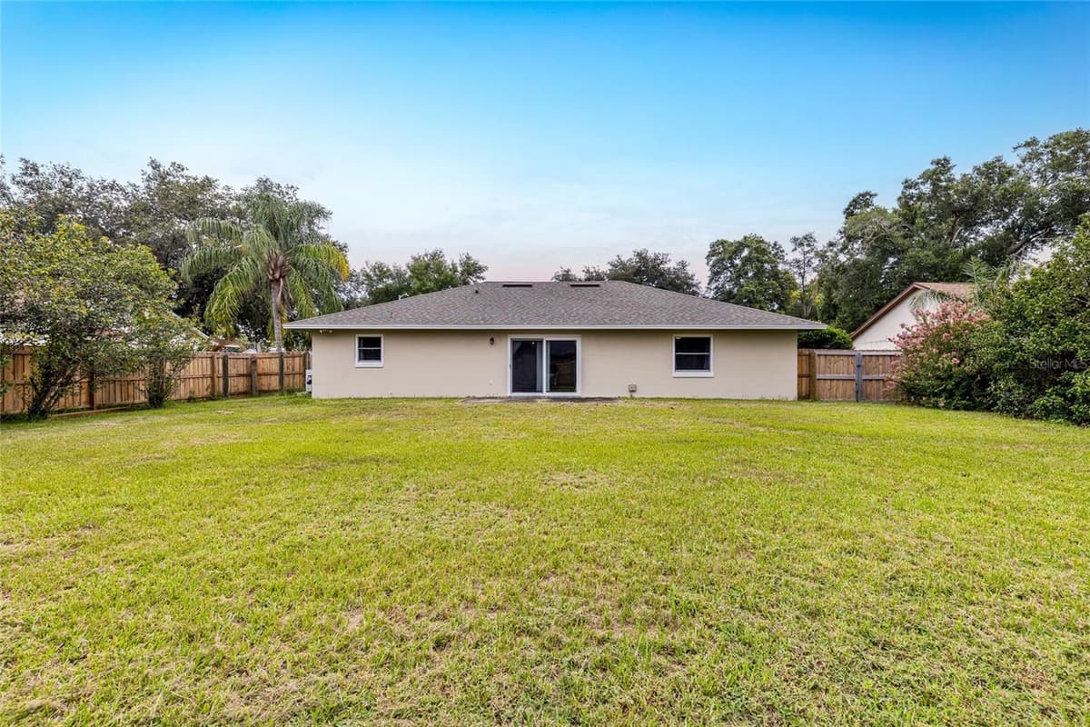 8040 CLOVERGLEN CIRCLE — photo 19 of 24