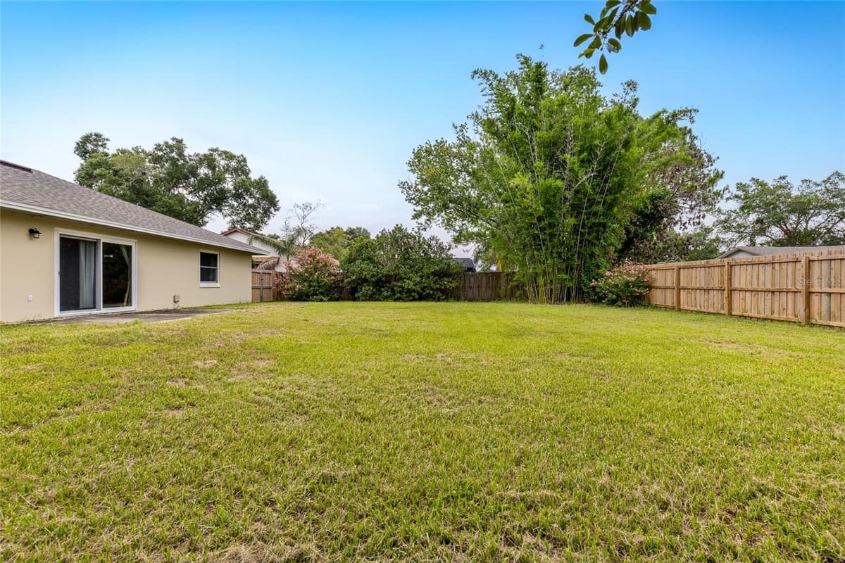 8040 CLOVERGLEN CIRCLE — photo 20 of 24