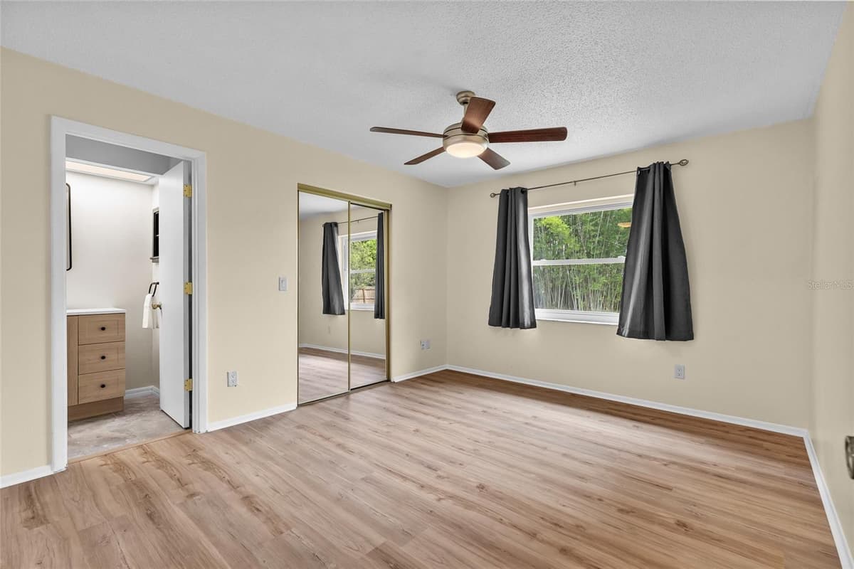 8040 CLOVERGLEN CIRCLE — photo 12 of 24