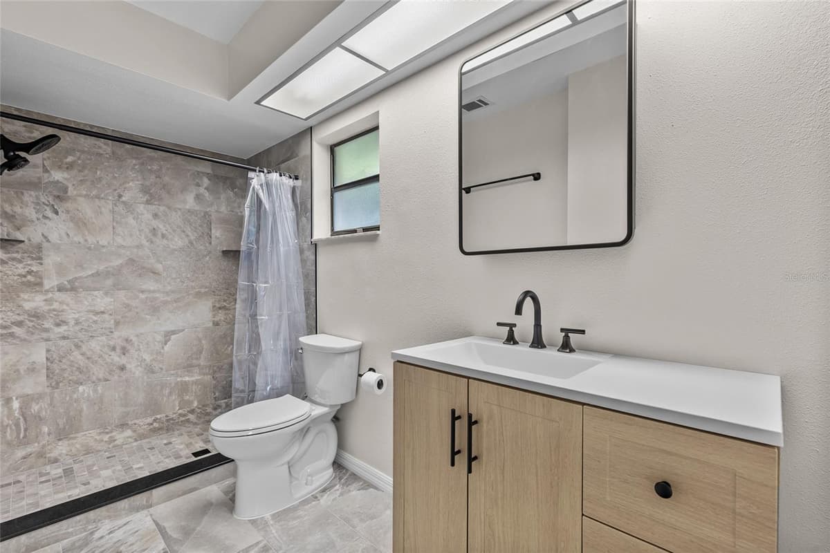 8040 CLOVERGLEN CIRCLE — photo 13 of 24