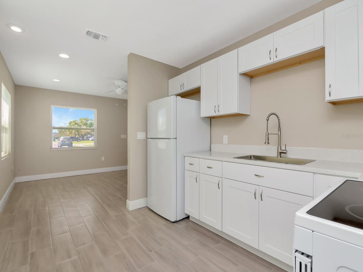 1207 62ND AVENUE — photo 3 of 44