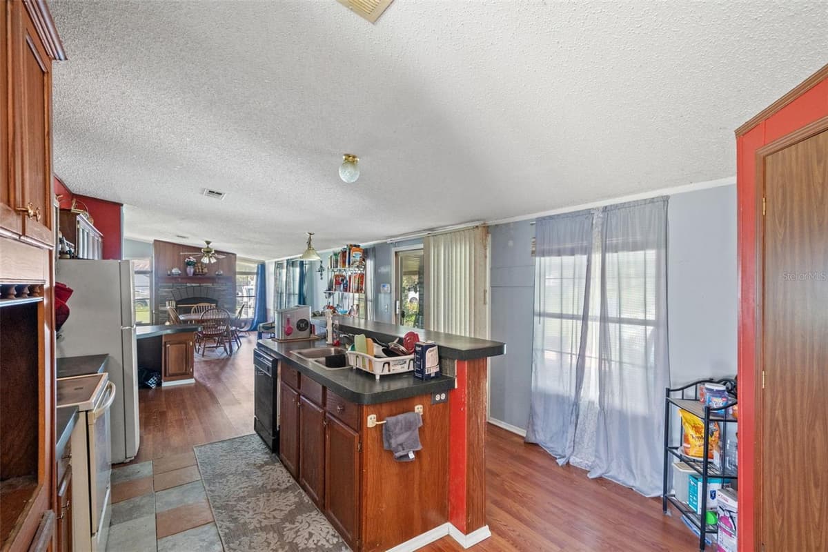 8512 HAMSTER DRIVE — photo 7 of 59