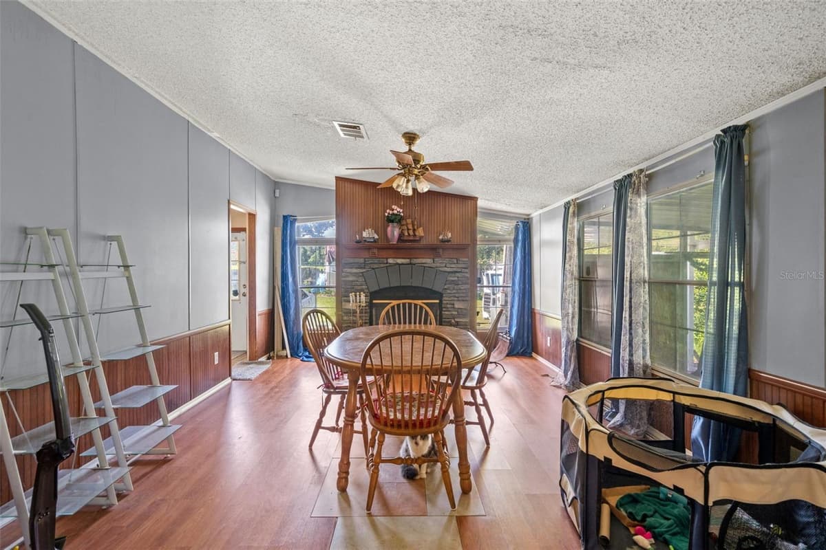 8512 HAMSTER DRIVE — photo 10 of 59