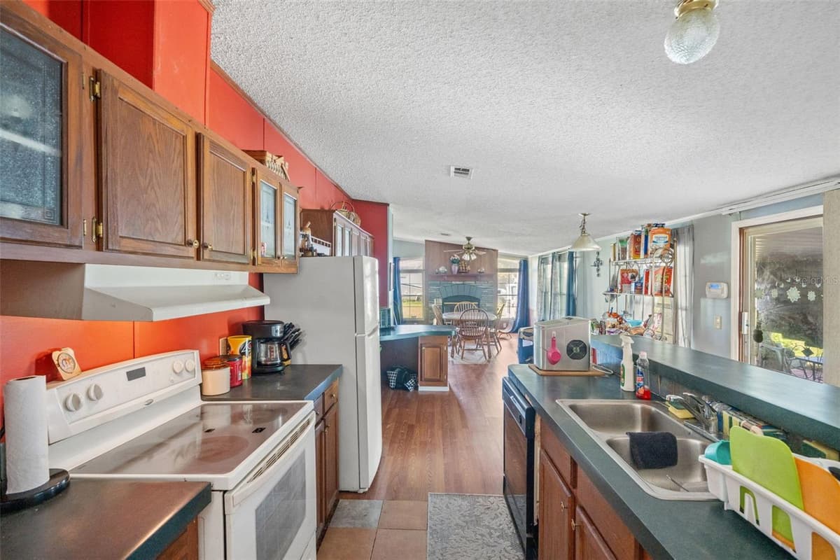 8512 HAMSTER DRIVE — photo 16 of 59