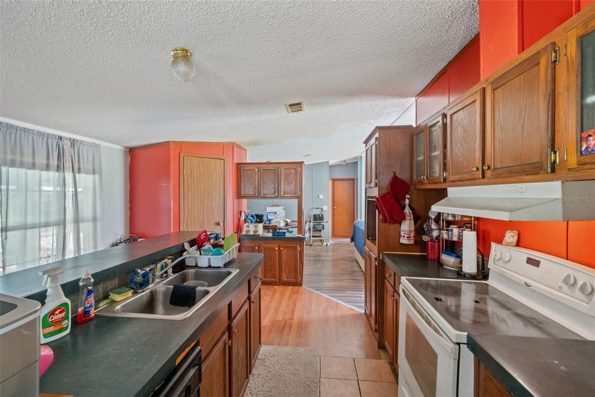 8512 HAMSTER DRIVE — photo 19 of 59