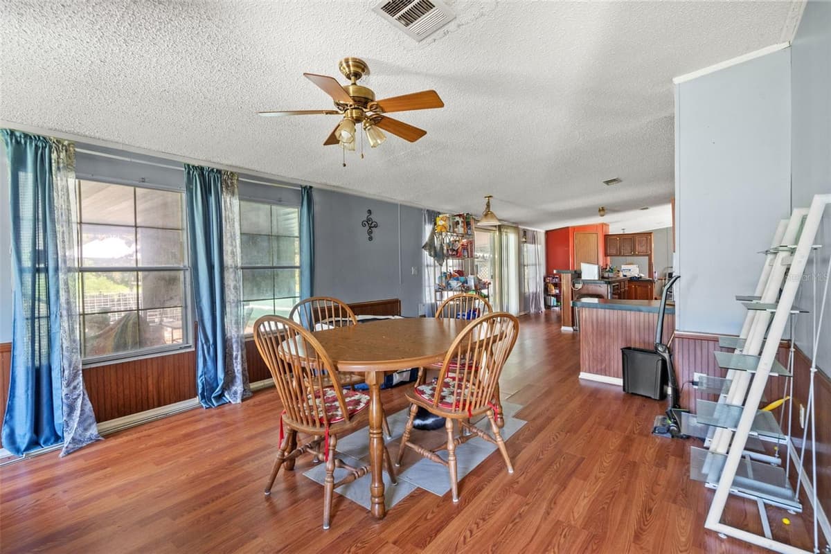 8512 HAMSTER DRIVE — photo 9 of 59