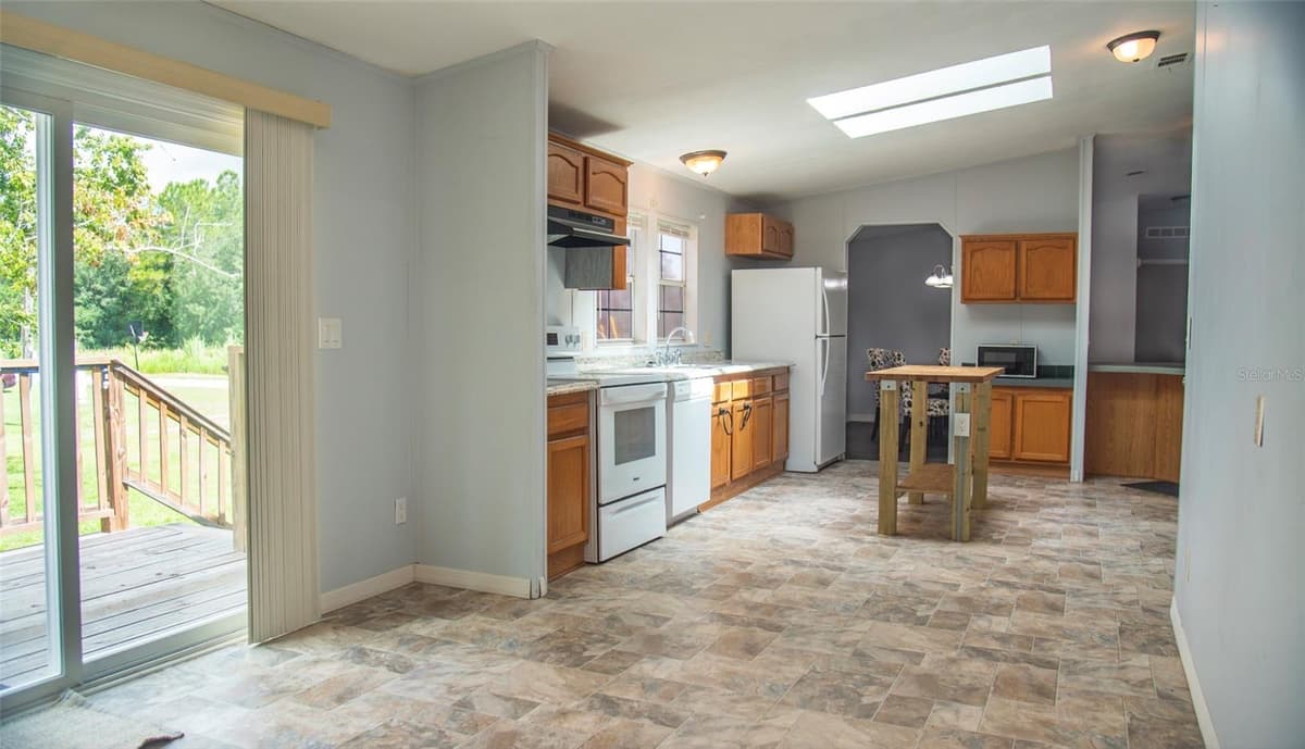 219 BALLARD ROAD — photo 9 of 27