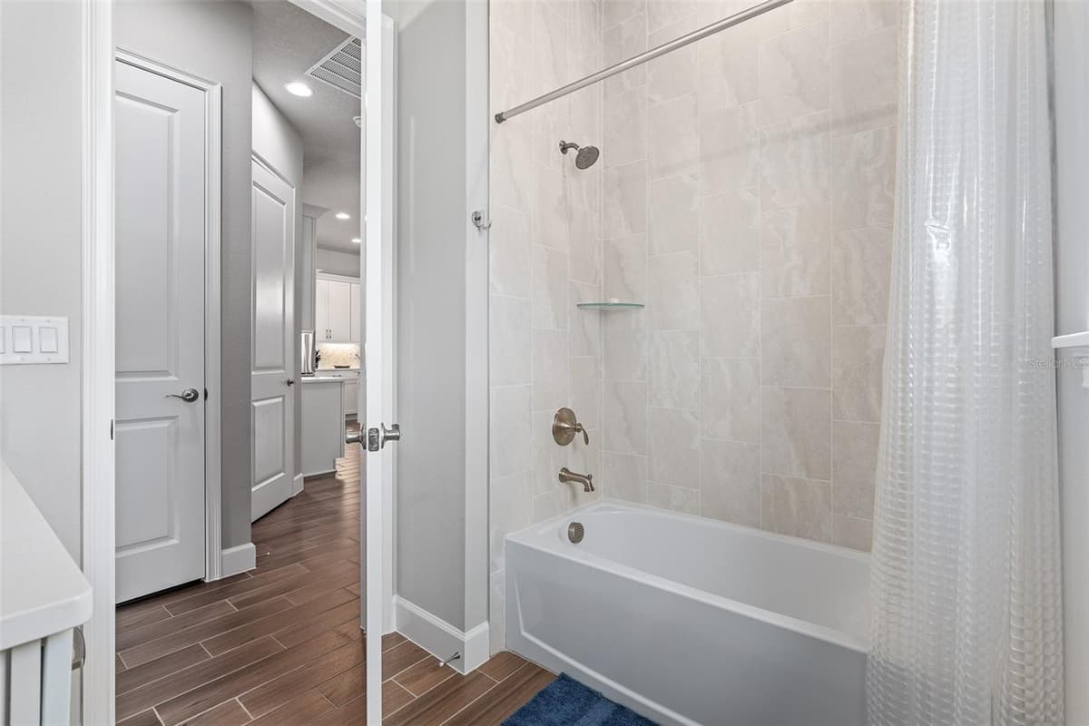 17 REGENCY ROAD — photo 43 of 66