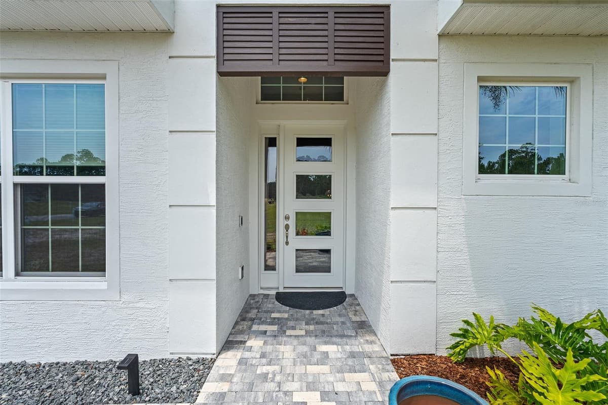 17 REGENCY ROAD — photo 5 of 66