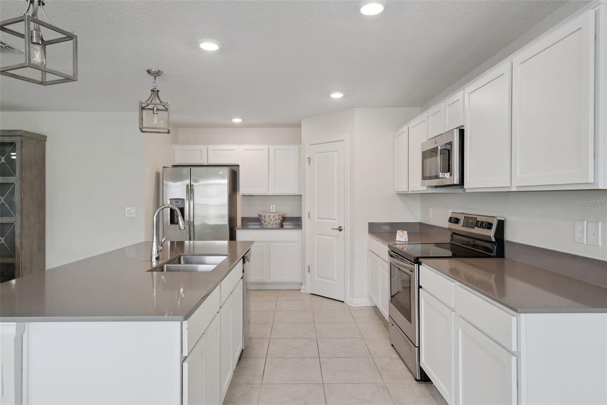 4330 SUNNY CREEK PLACE — photo 13 of 32
