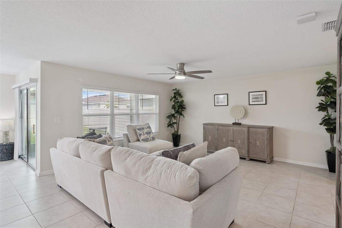 4330 SUNNY CREEK PLACE — photo 5 of 32