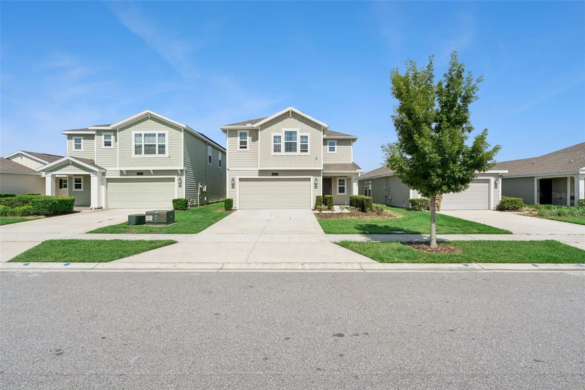 4330 SUNNY CREEK PLACE — photo 3 of 32