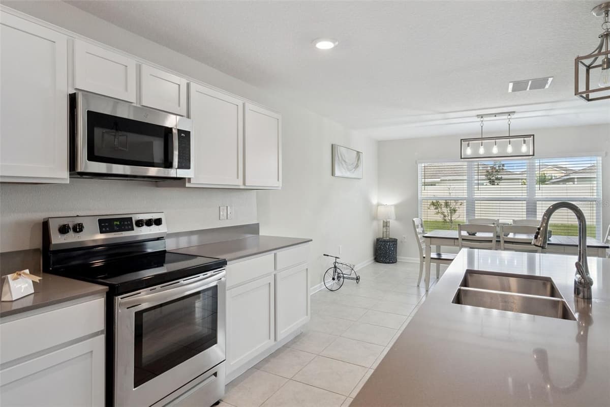 4330 SUNNY CREEK PLACE — photo 15 of 32