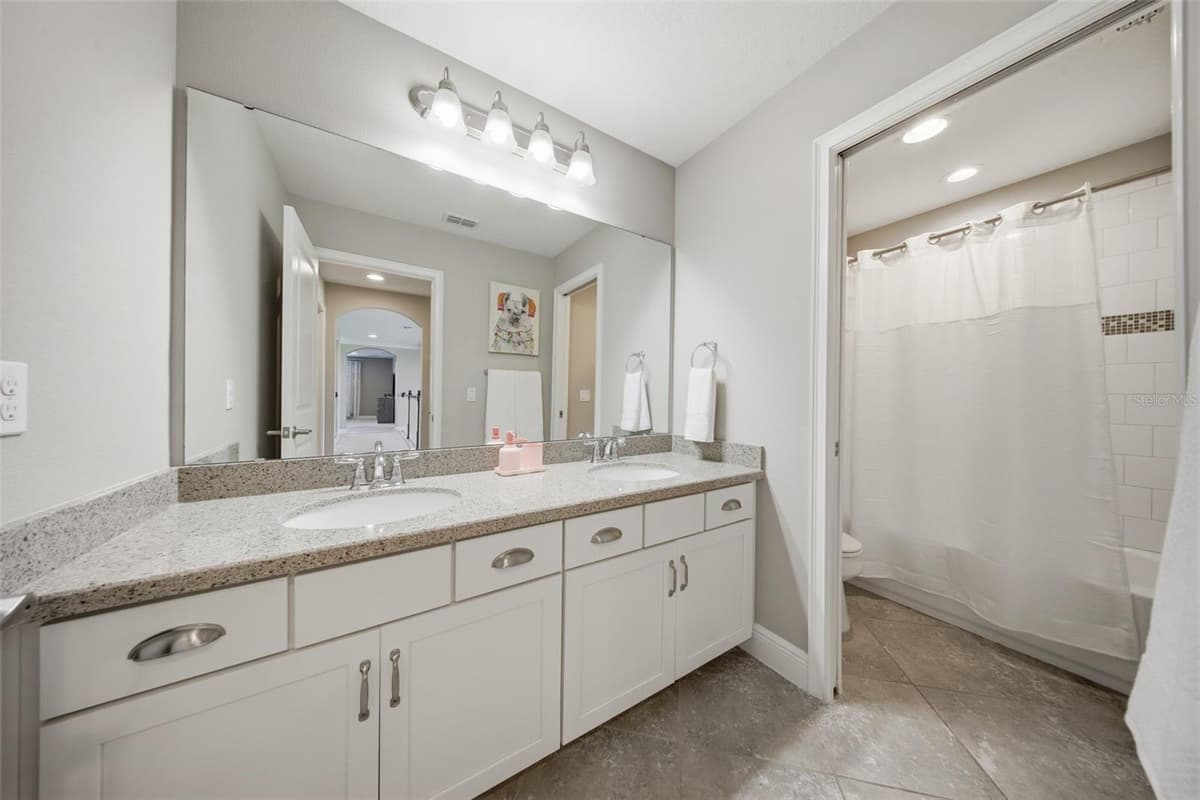 5513 THOMAS SQUARE DRIVE — photo 38 of 74