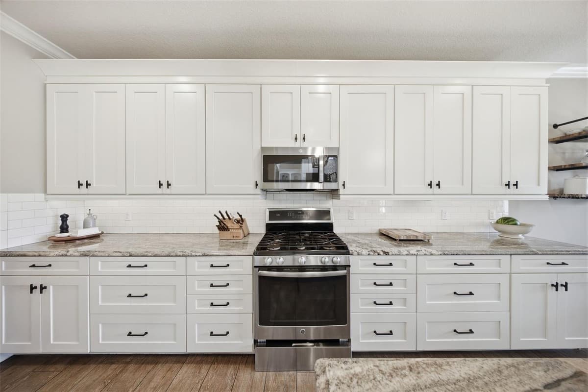 5513 THOMAS SQUARE DRIVE — photo 15 of 74