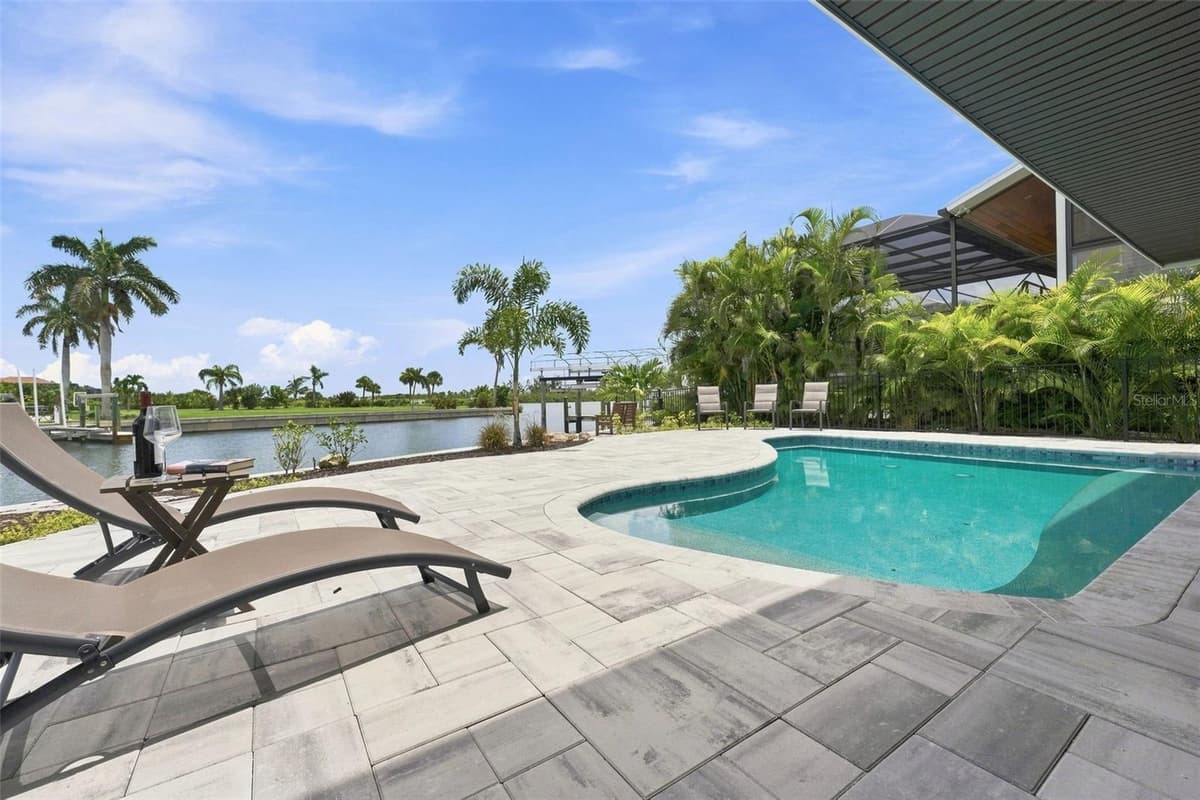 2795 BEACH ROAD — photo 4 of 80