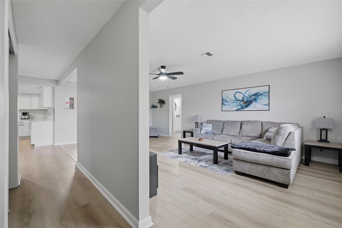 6310 GAINSBORO AVENUE — photo 5 of 25