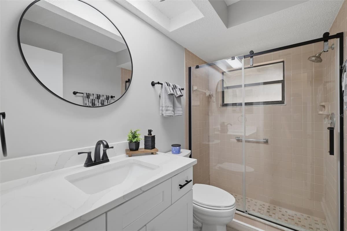 6310 GAINSBORO AVENUE — photo 17 of 25