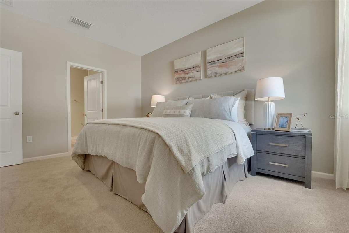 296 MEREDITH BOULEVARD — photo 10 of 48