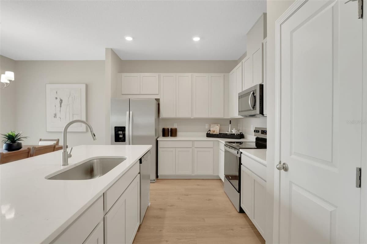296 MEREDITH BOULEVARD — photo 36 of 48