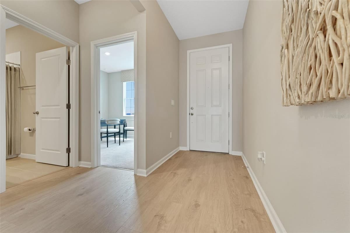 296 MEREDITH BOULEVARD — photo 31 of 48