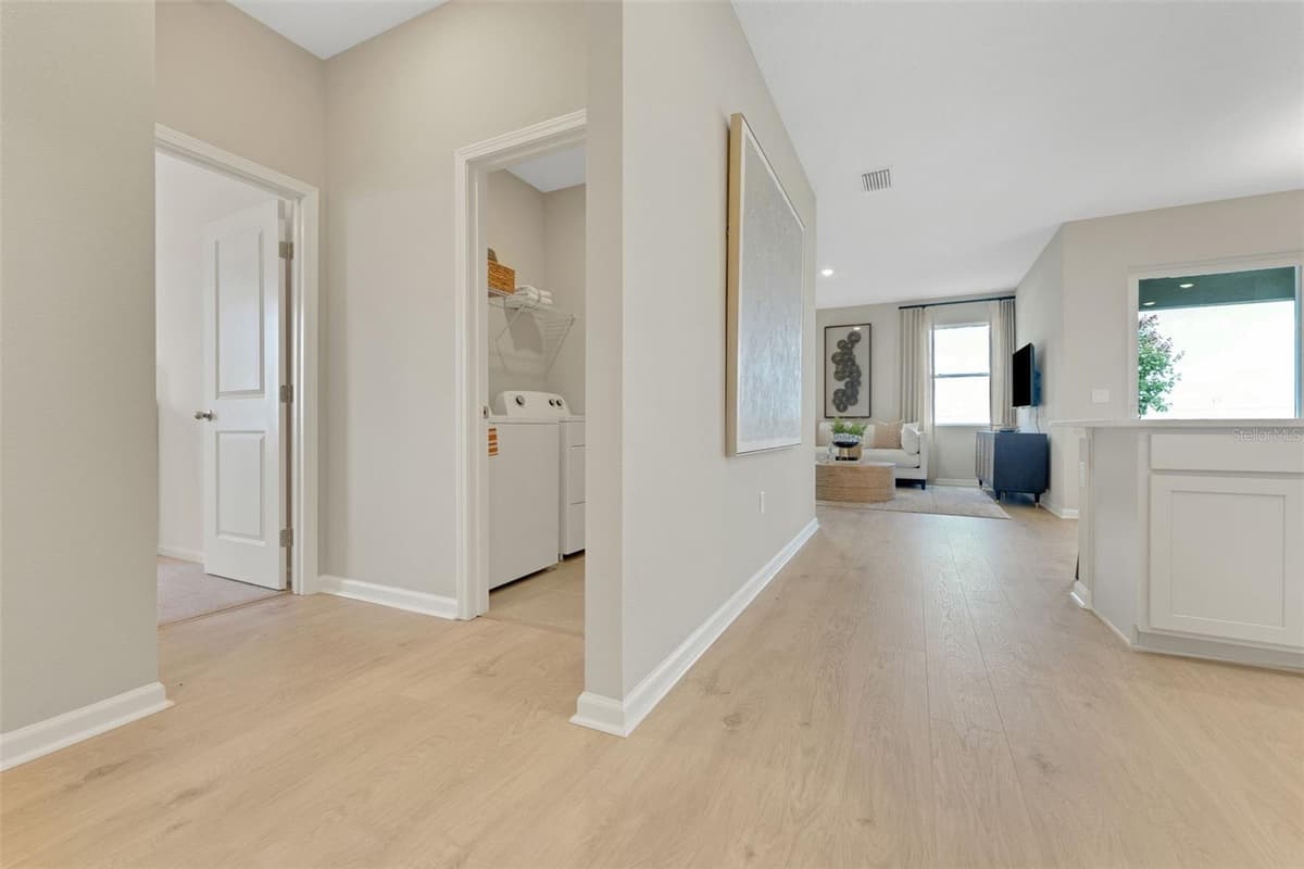 296 MEREDITH BOULEVARD — photo 30 of 48