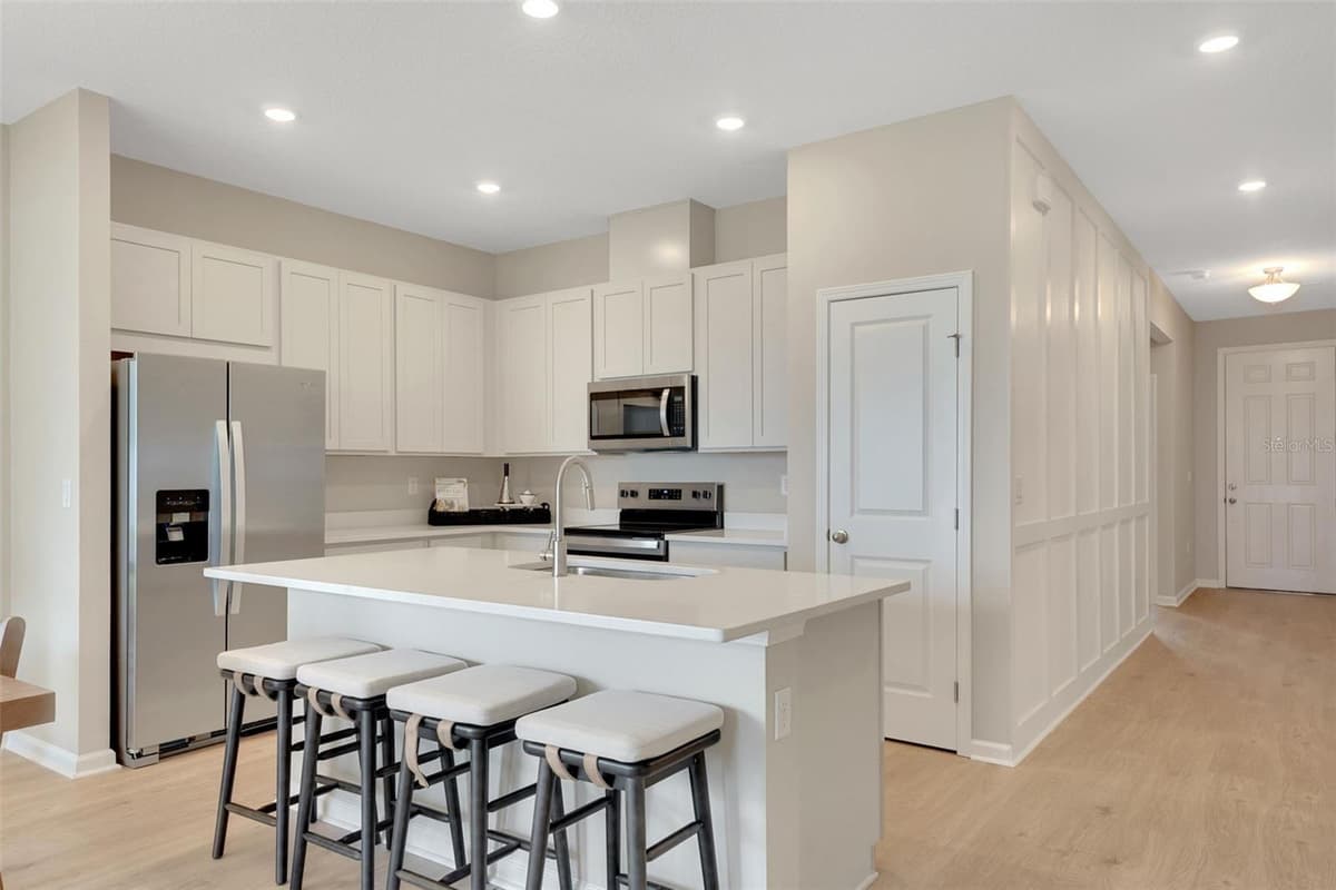 296 MEREDITH BOULEVARD — photo 38 of 48