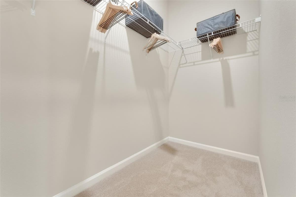 296 MEREDITH BOULEVARD — photo 14 of 48