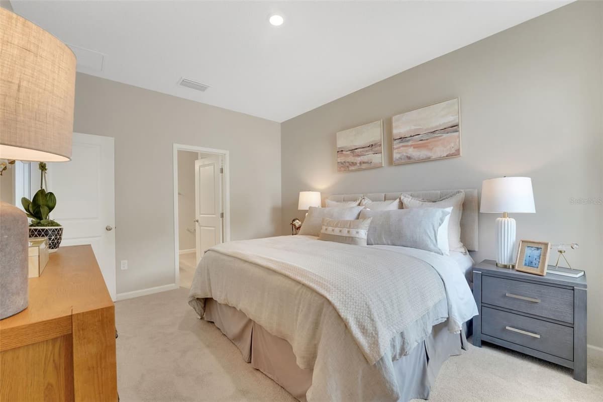 296 MEREDITH BOULEVARD — photo 40 of 48