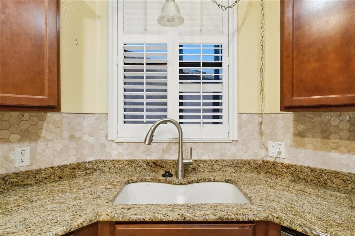 640 GRAND CANAL DRIVE — photo 17 of 54