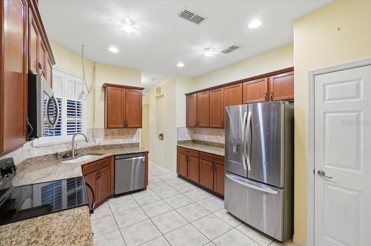 640 GRAND CANAL DRIVE — photo 16 of 54
