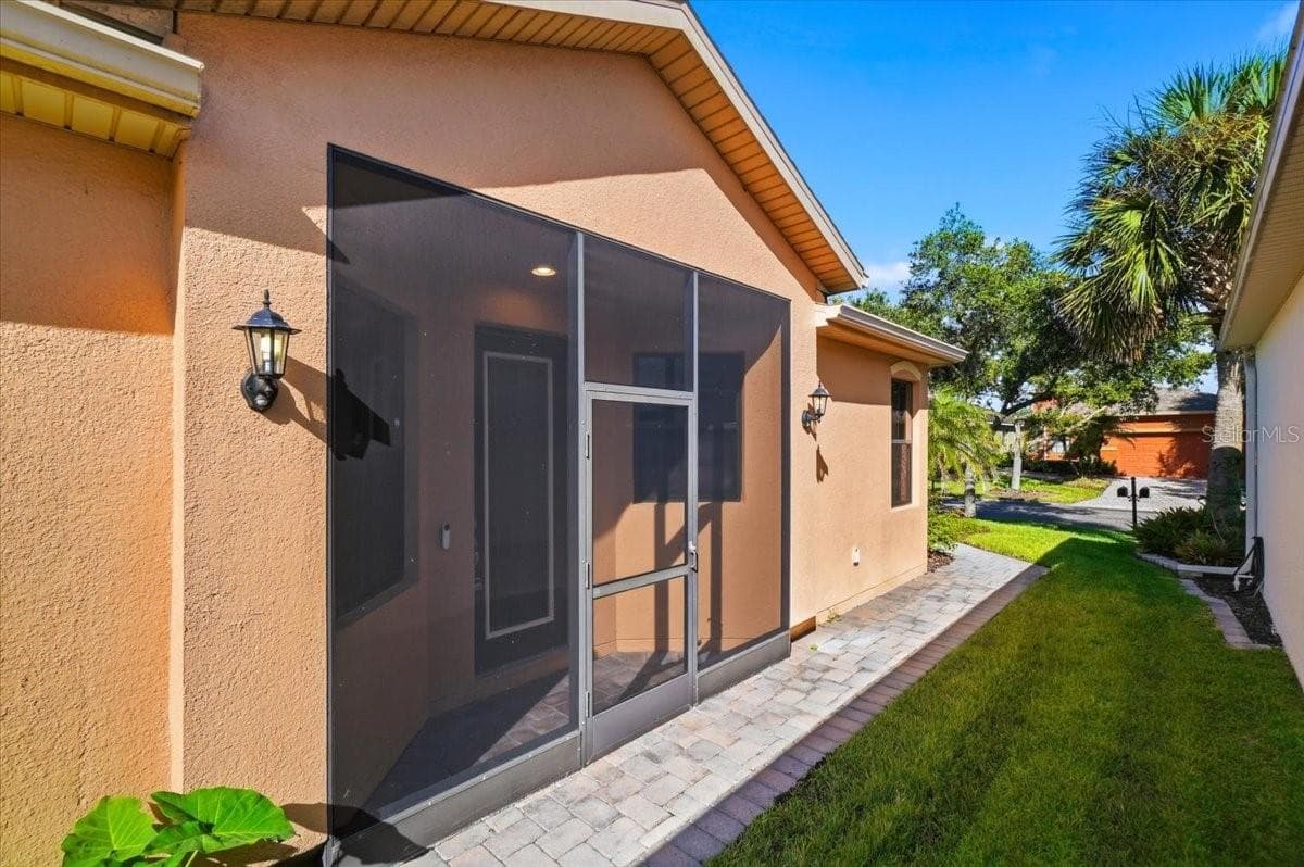 640 GRAND CANAL DRIVE — photo 11 of 54